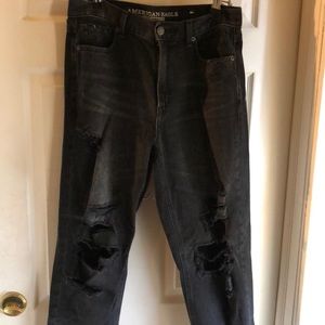american eagle black ripped mom jeans